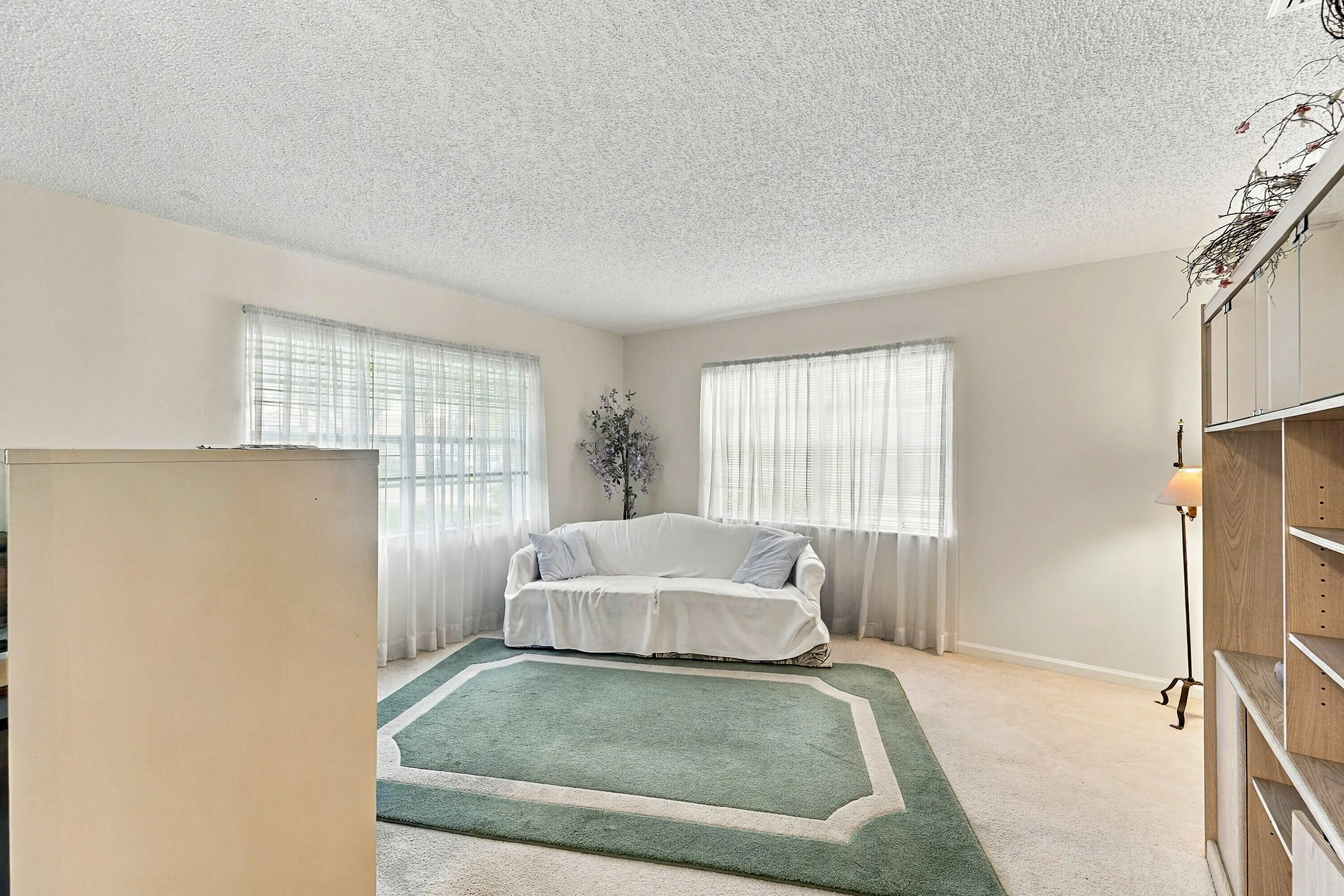 3705 BEACHWOOD Drive