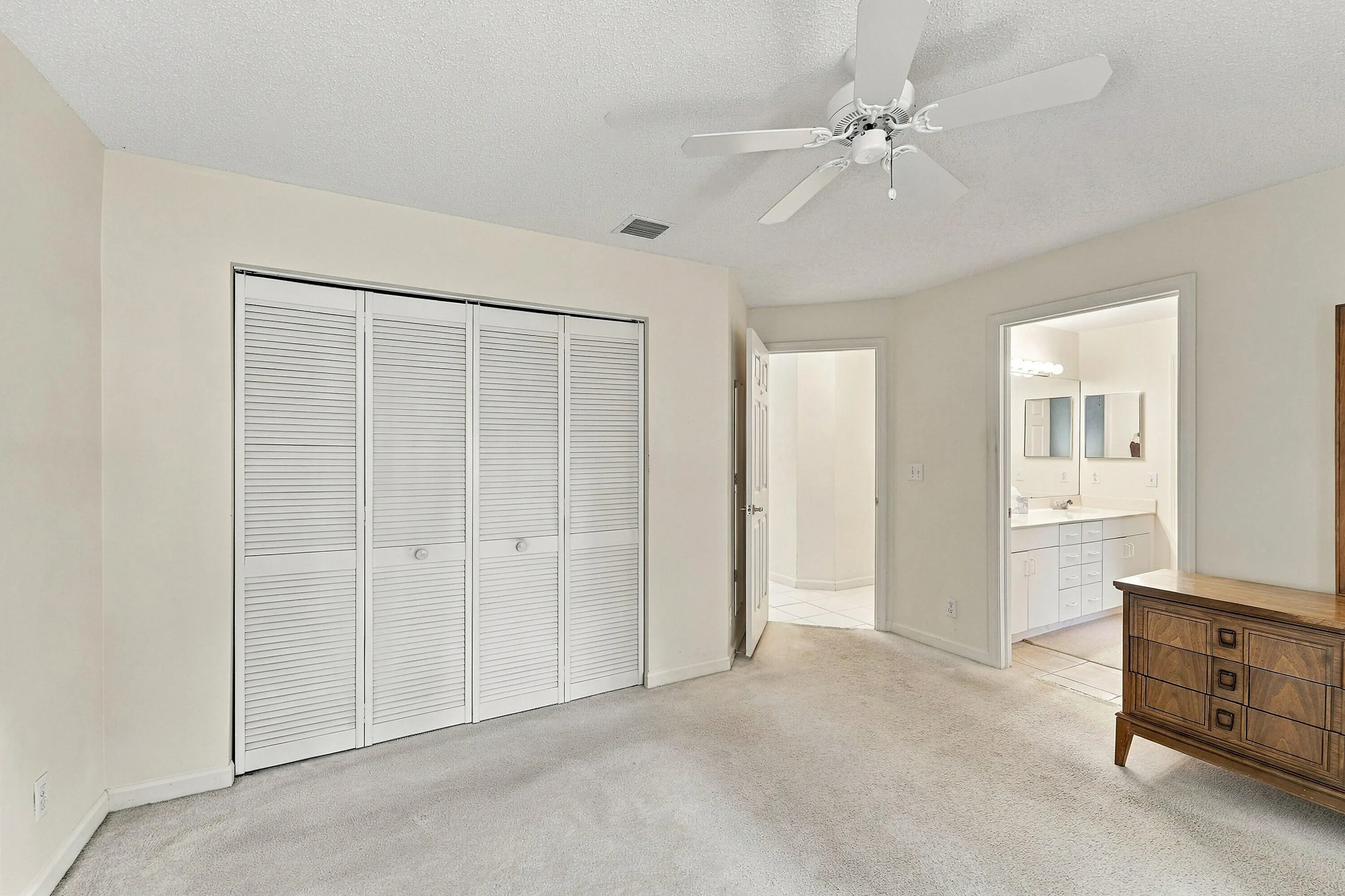 3705 BEACHWOOD Drive