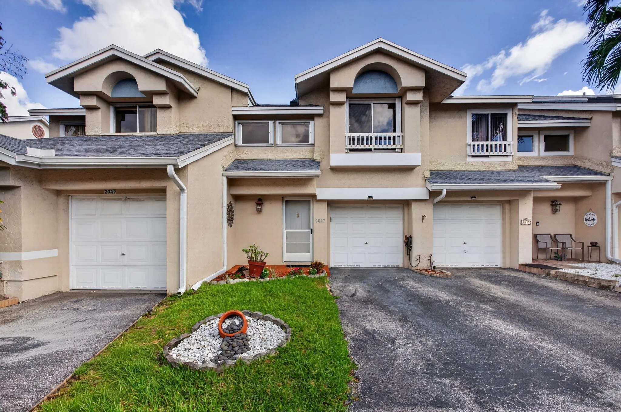 2047 DISCOVERY Circle E