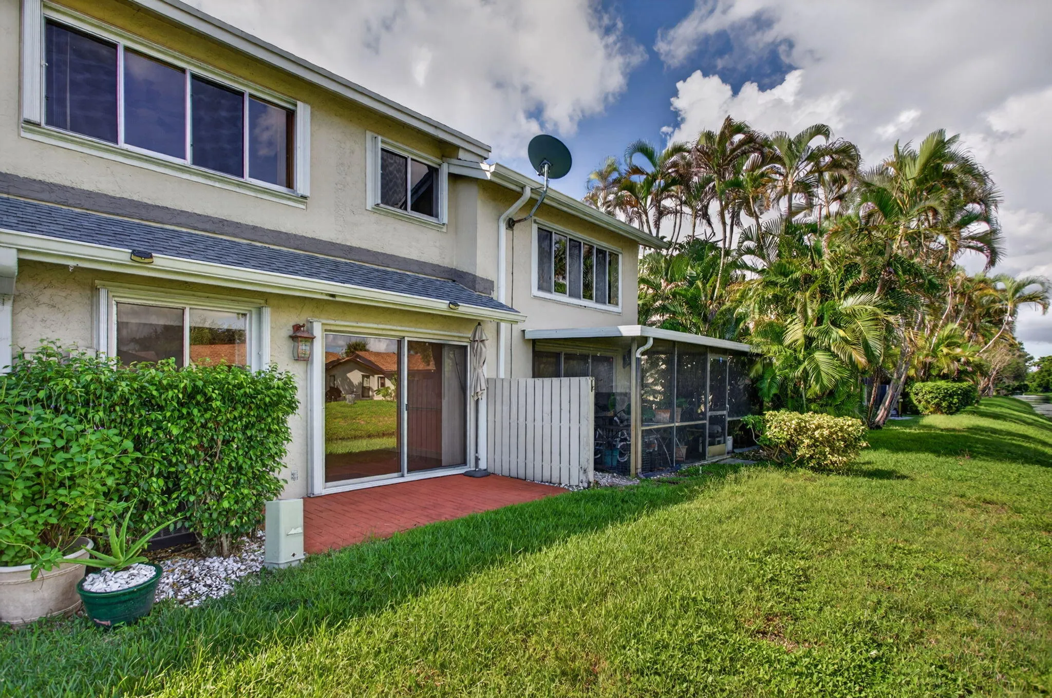 2047 DISCOVERY Circle E
