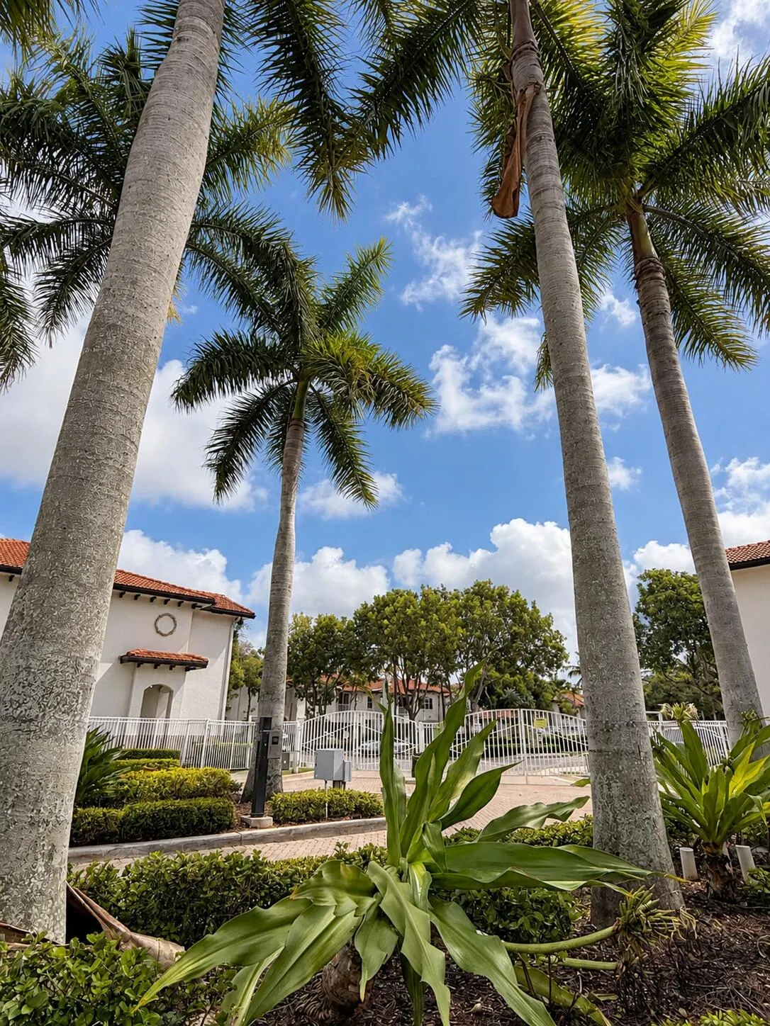 4730 S PRIVE Circle
