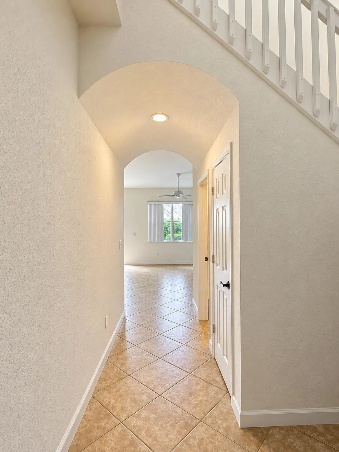 4730 S PRIVE Circle