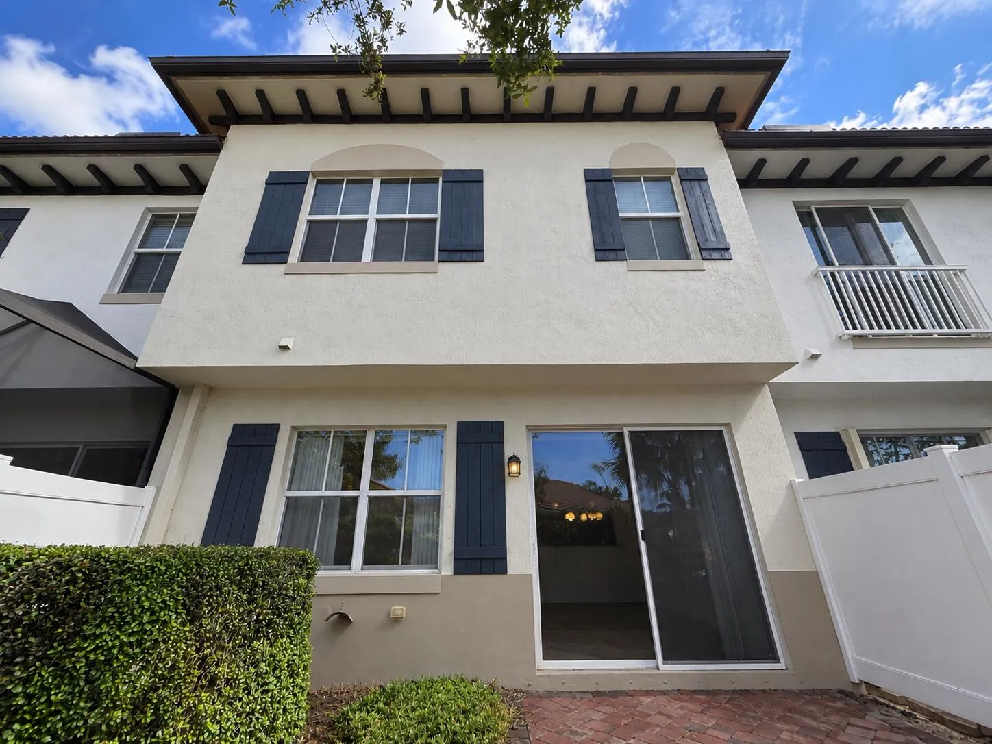4730 S PRIVE Circle