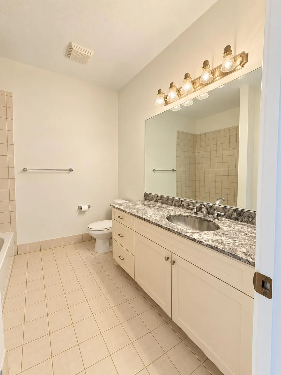 4730 S PRIVE Circle