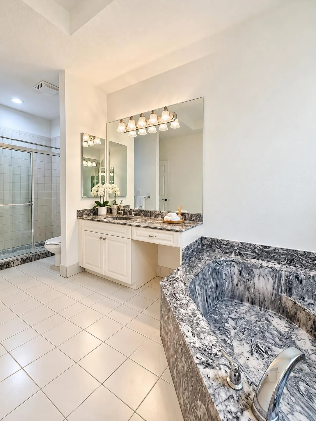 4730 S PRIVE Circle