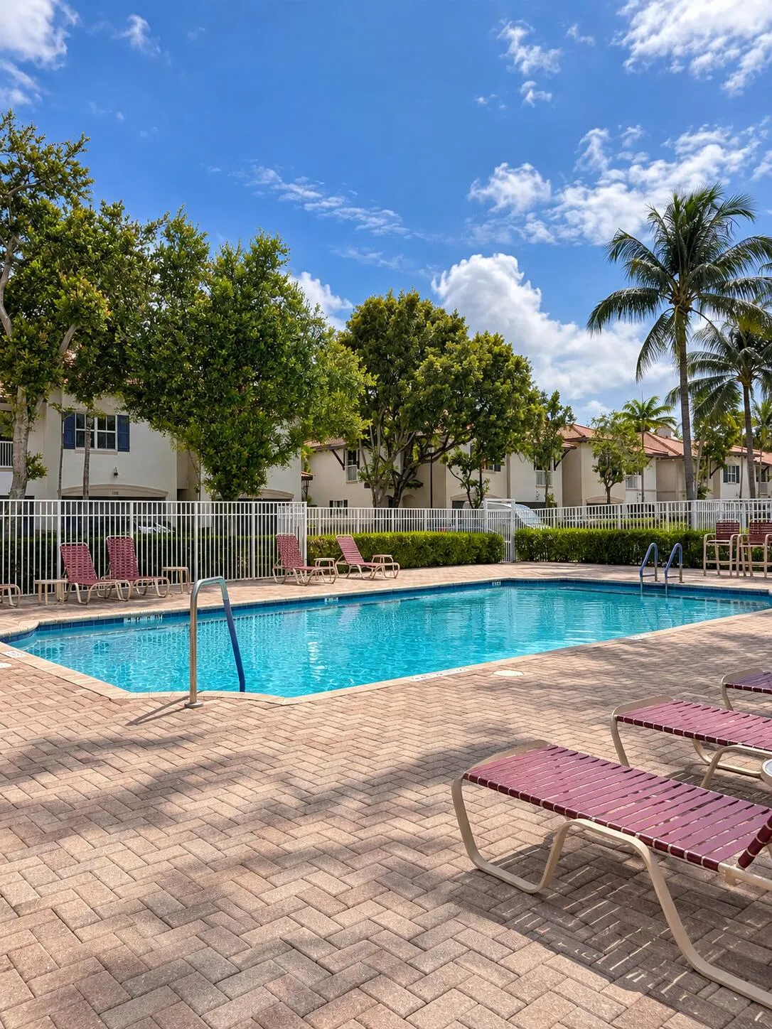 4730 S PRIVE Circle
