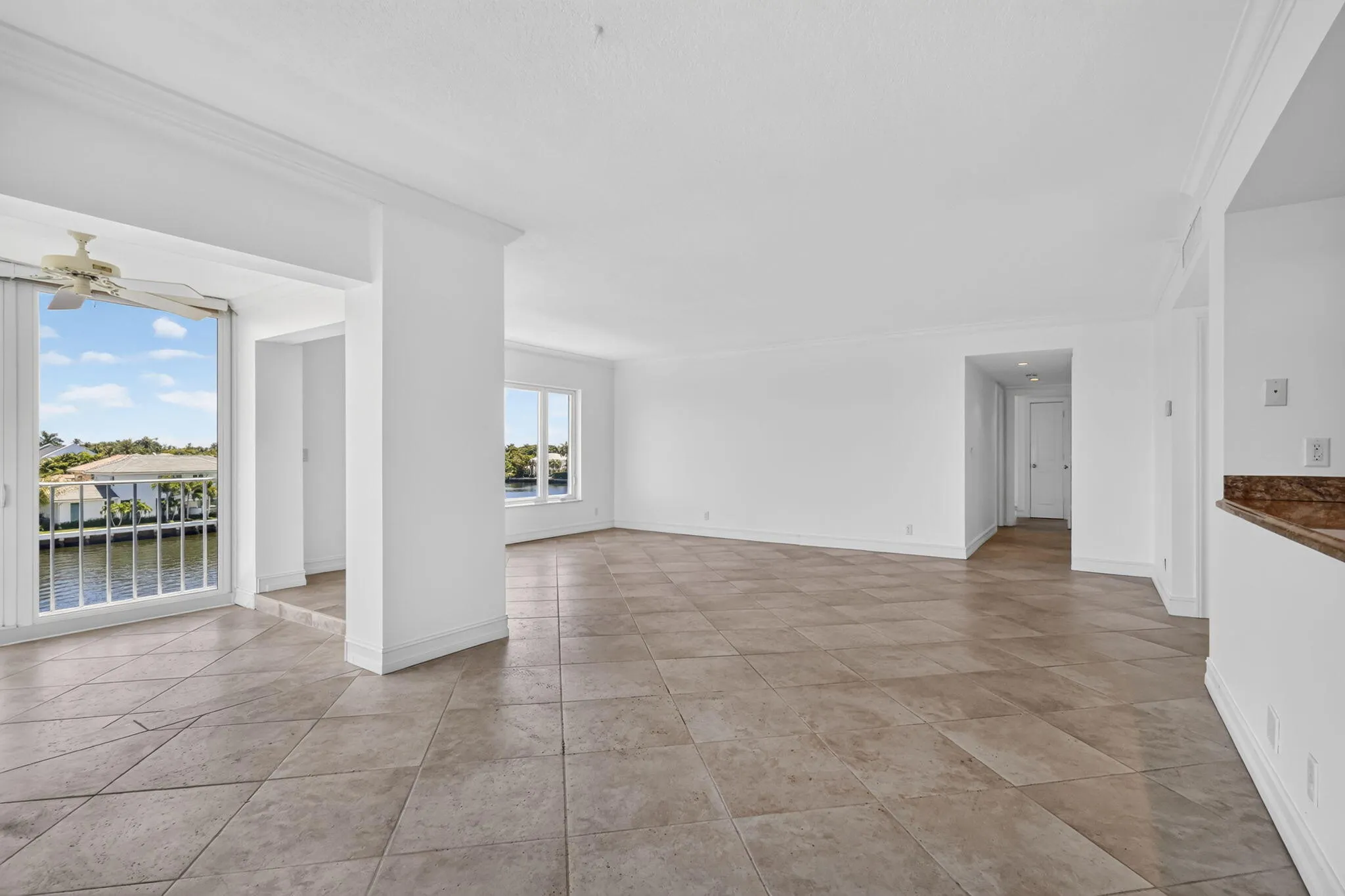 555 SE 6TH Avenue #4F