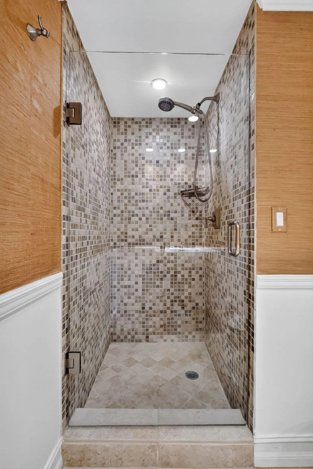 555 SE 6TH Avenue #4F