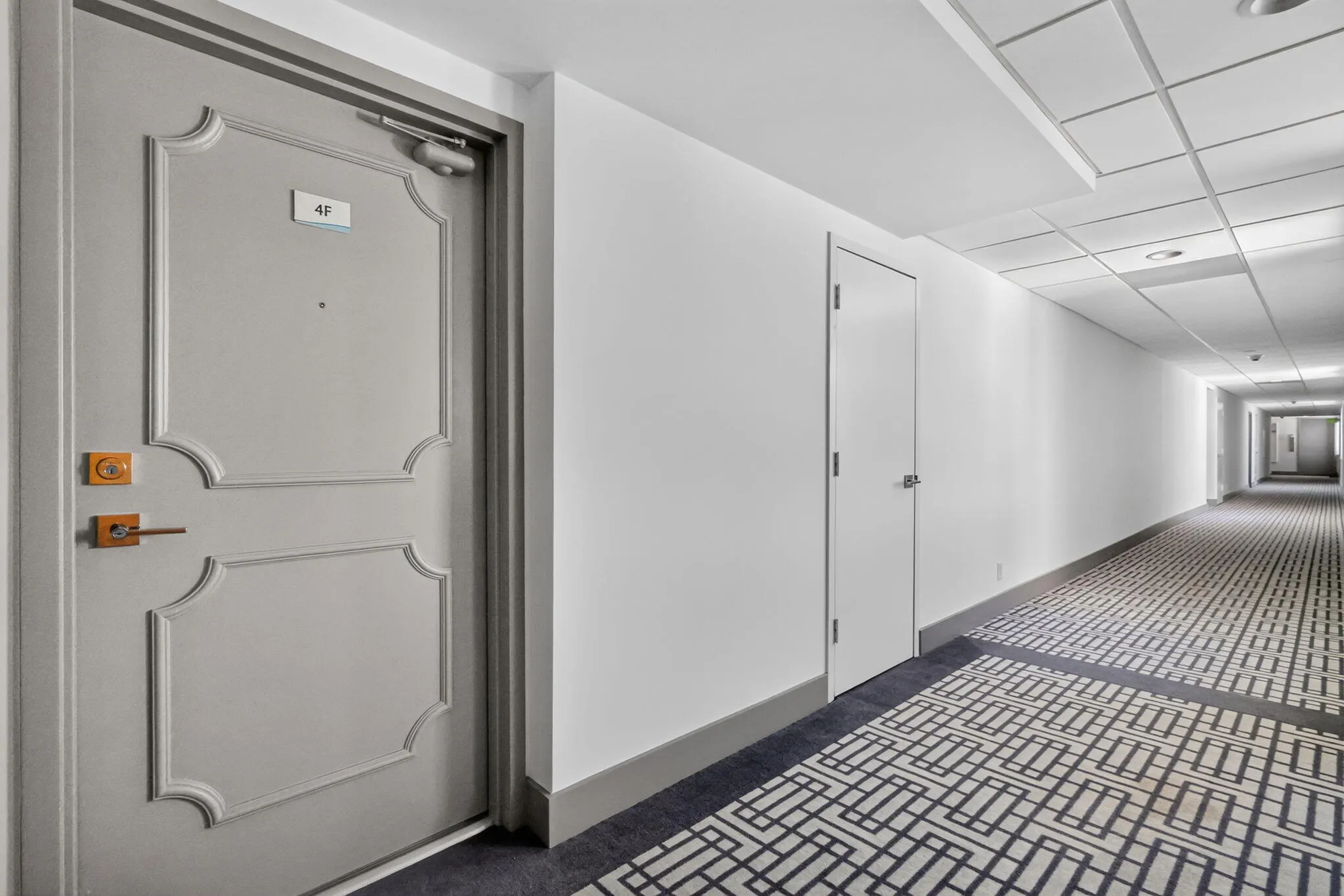 555 SE 6TH Avenue #4F