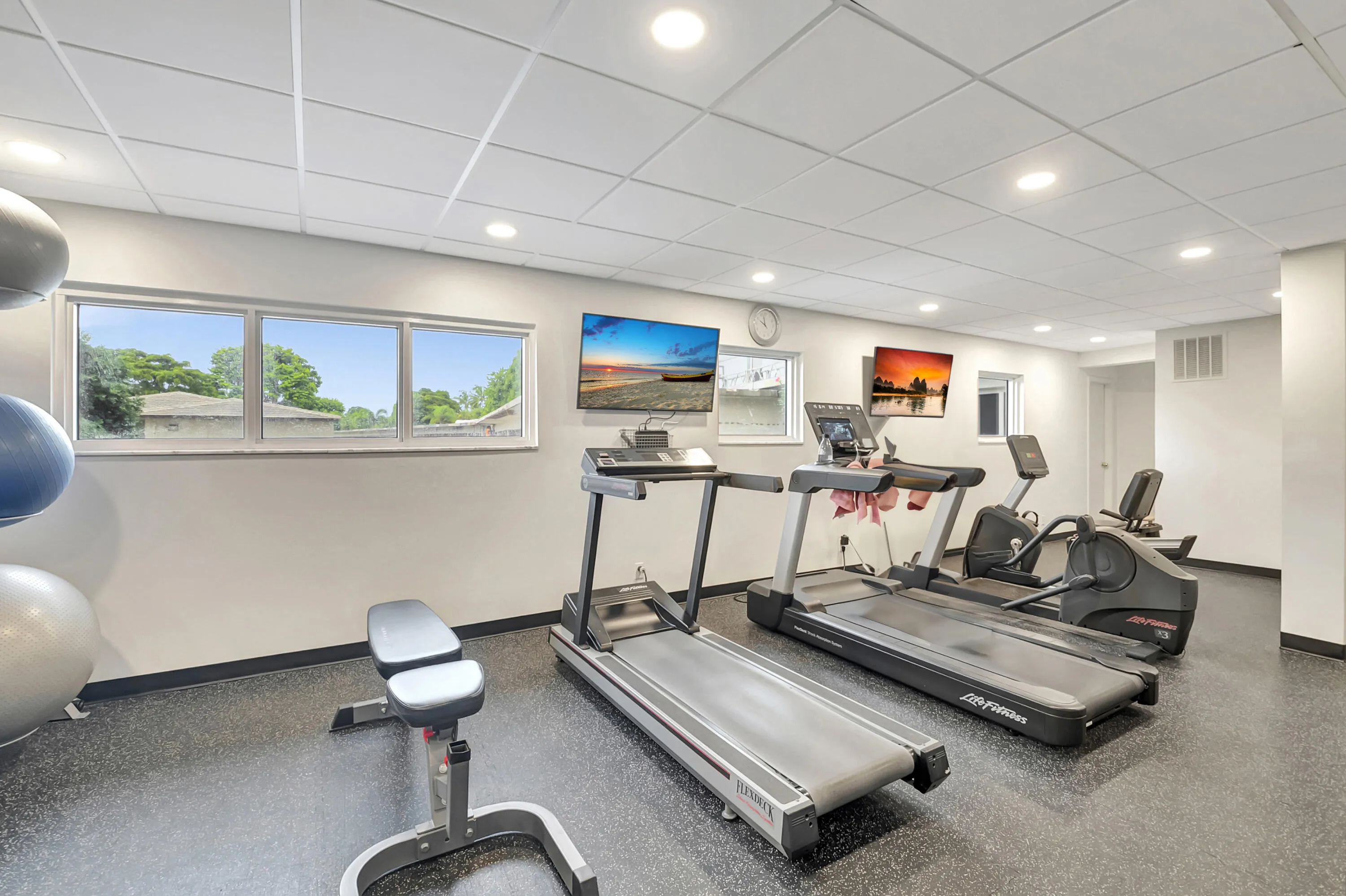 555 SE 6TH Avenue #4F