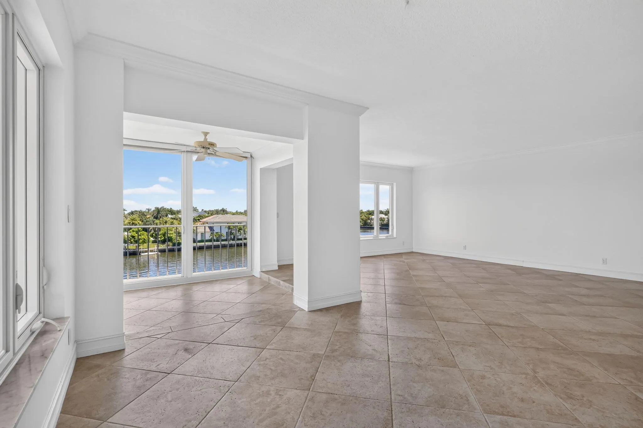 555 SE 6TH Avenue #4F