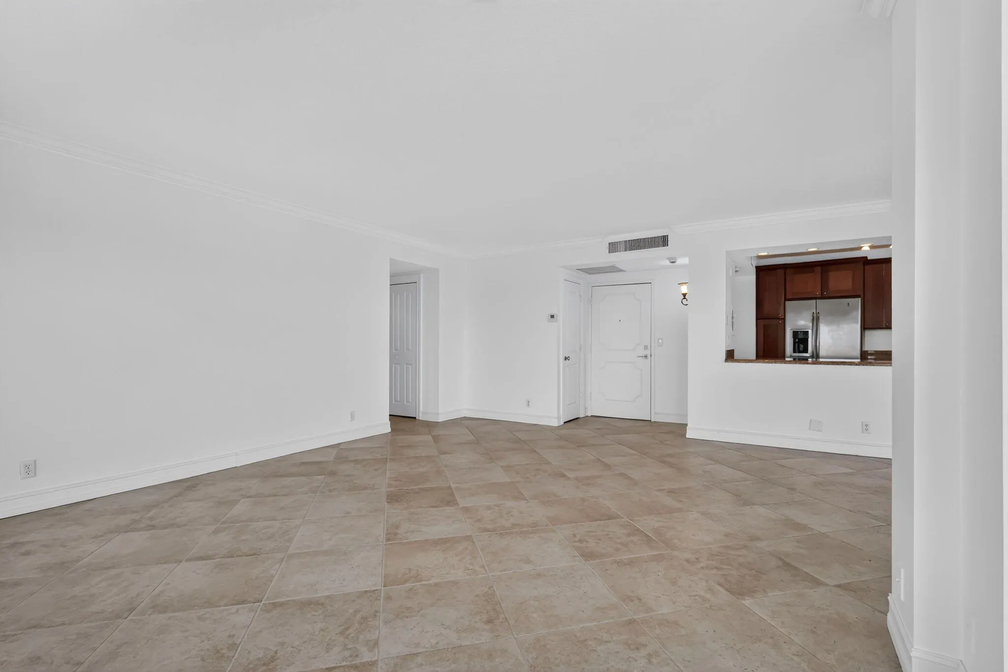 555 SE 6TH Avenue #4F