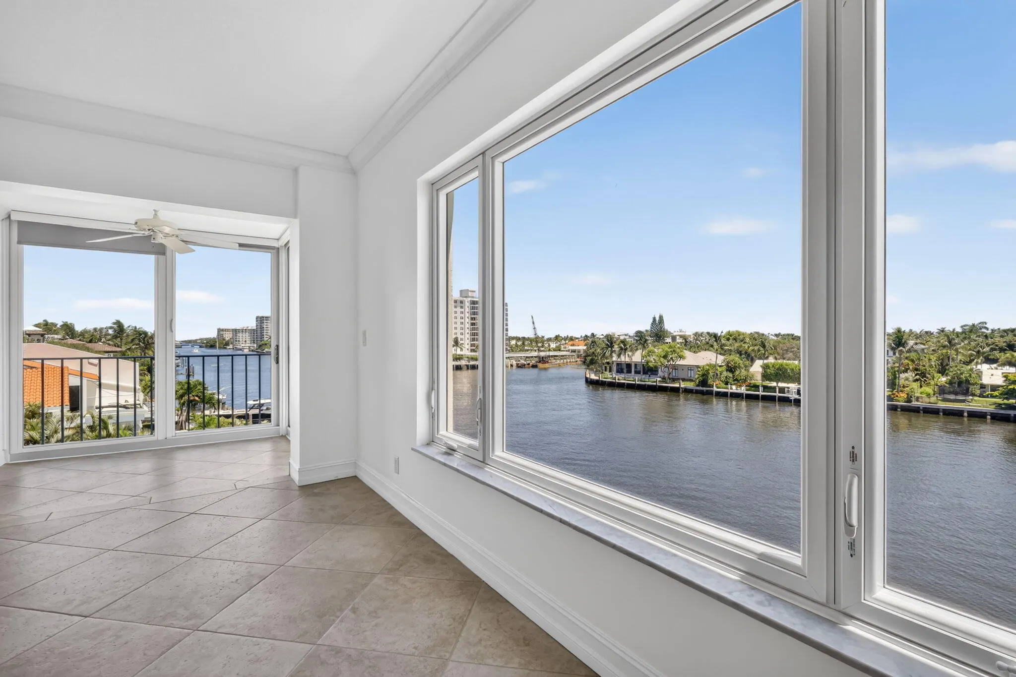555 SE 6TH Avenue #4F