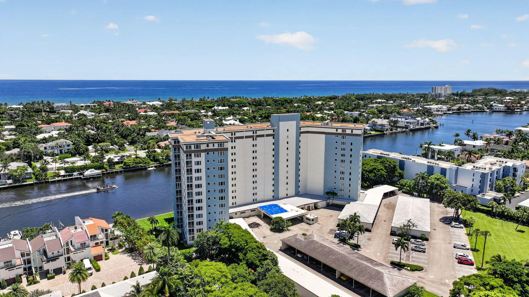 555 SE 6TH Avenue #4F