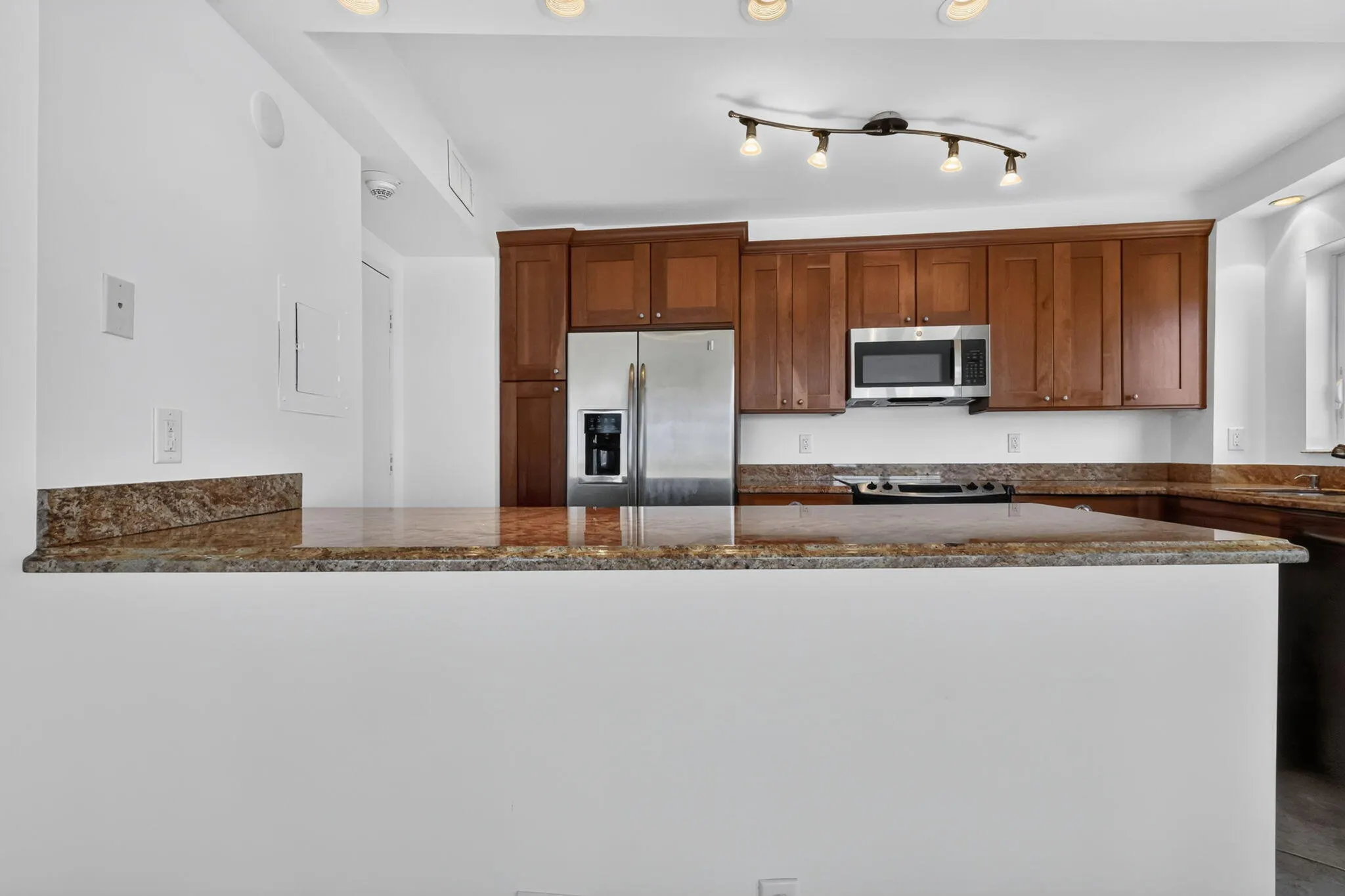 555 SE 6TH Avenue #4F