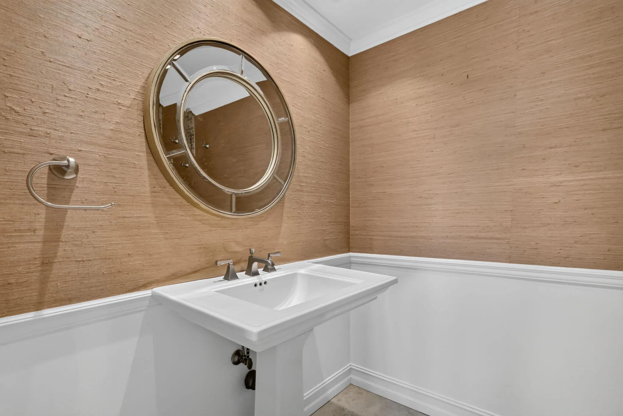 555 SE 6TH Avenue #4F