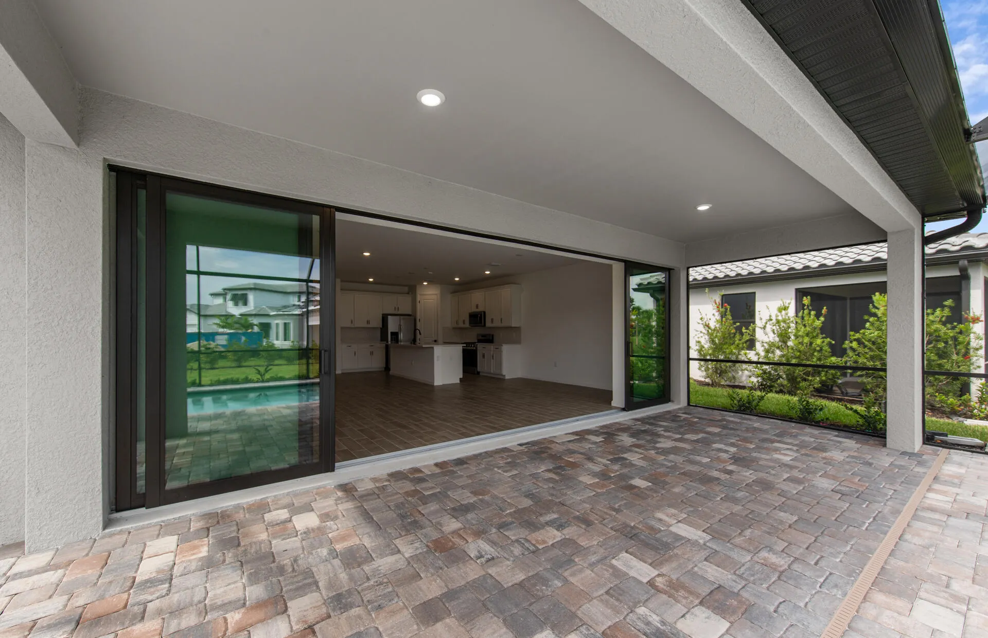 2084 FREEMONT Way