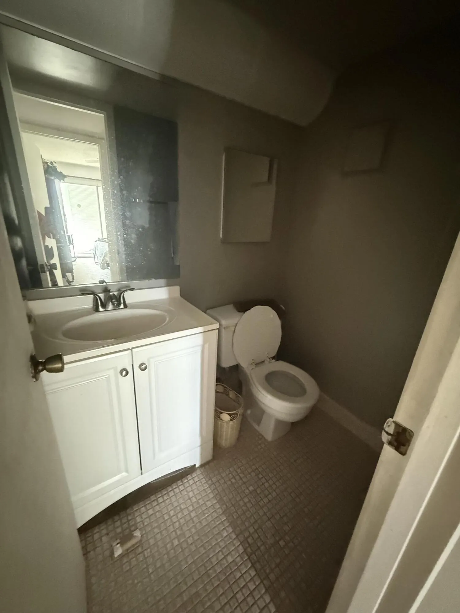 1008 EXETER A
