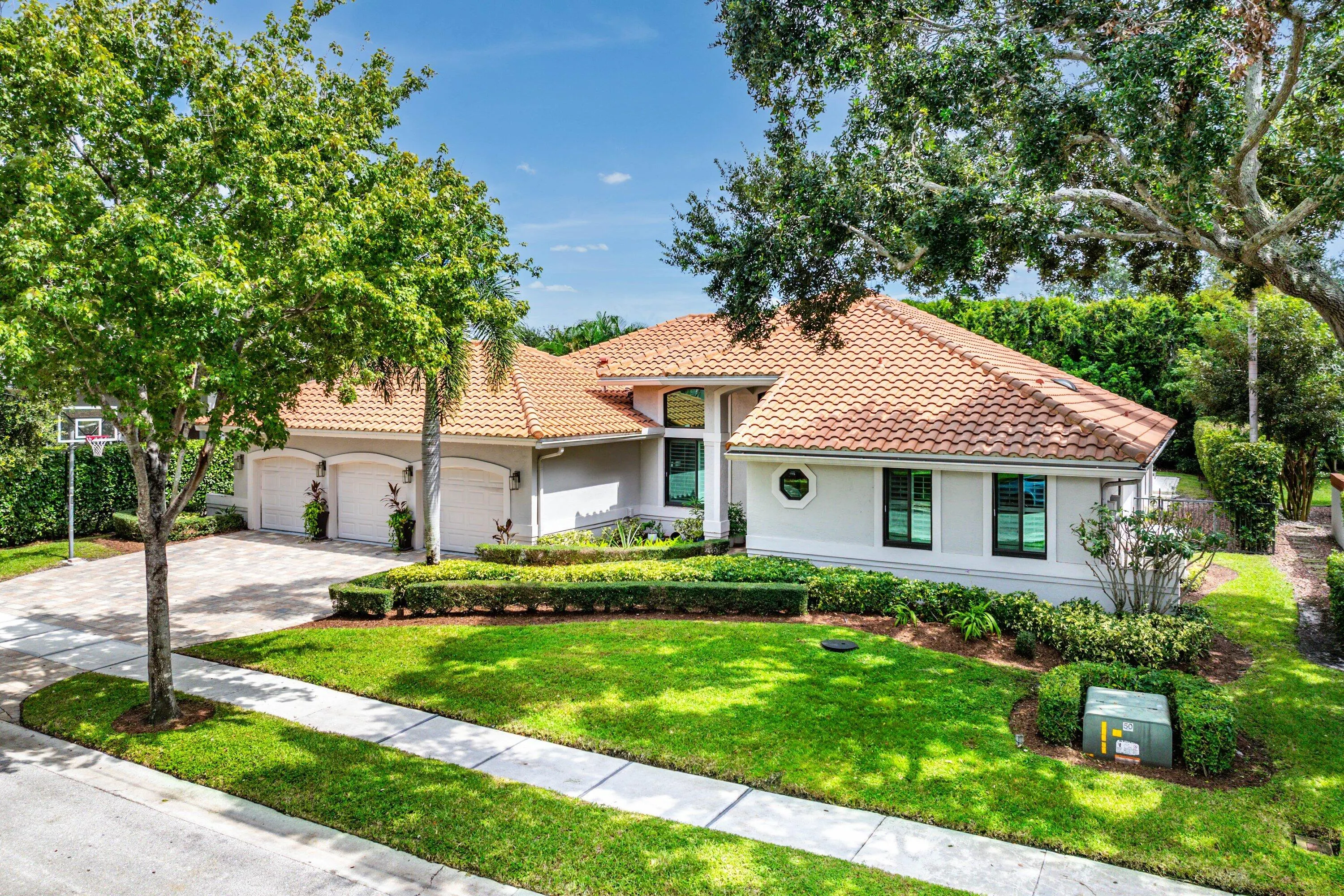 5844 SAINT ANNES Way