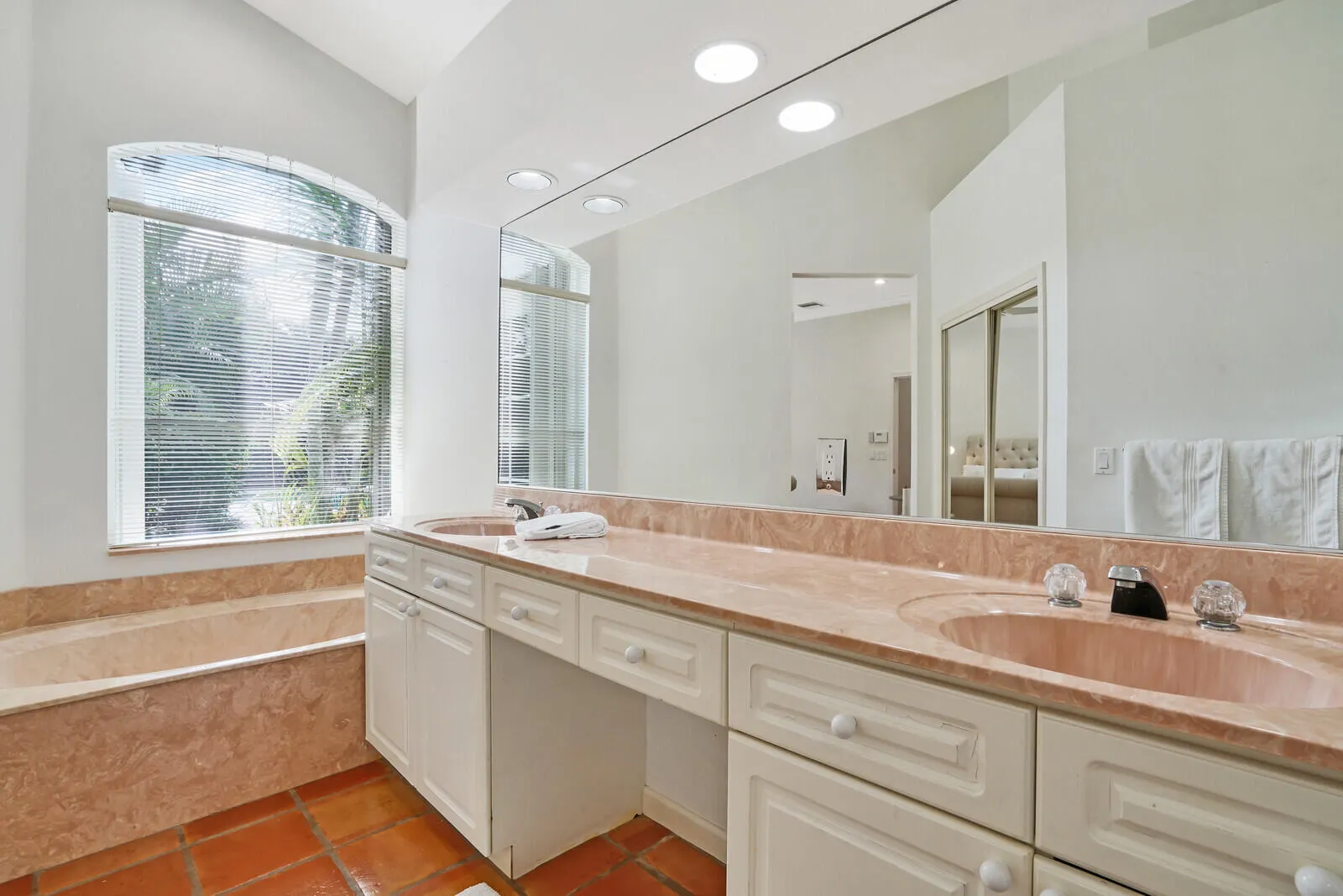 12480 MALLET Circle