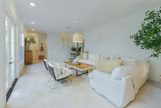 1014 BAY Street