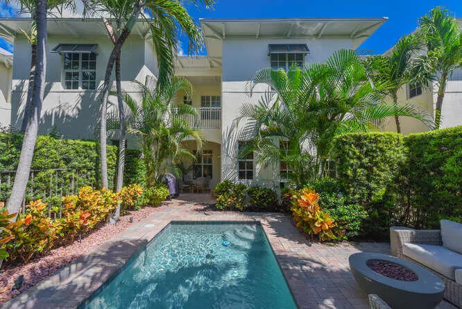 1014 BAY Street