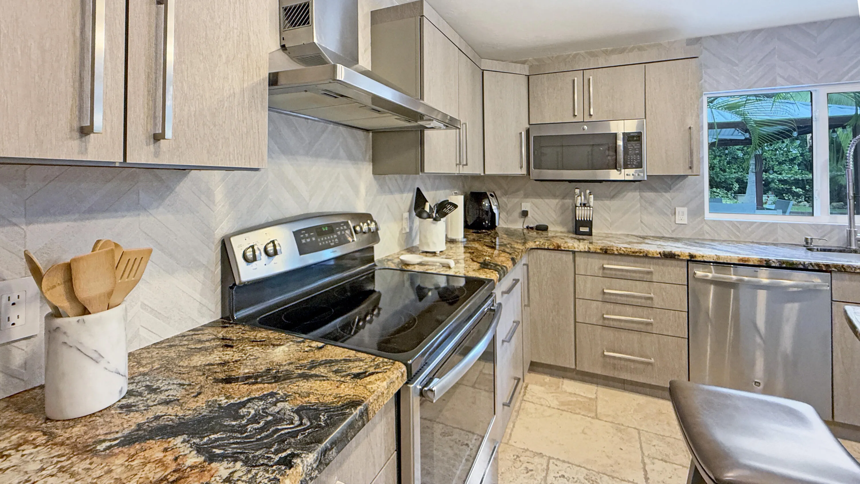 941 SW 19TH Street
