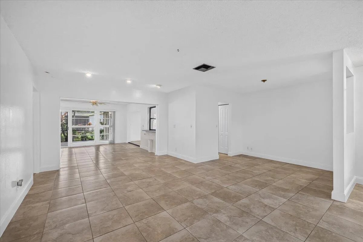6404 SAGEWOOD Way