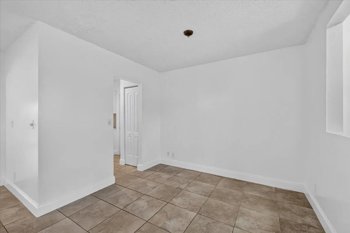 6404 SAGEWOOD Way