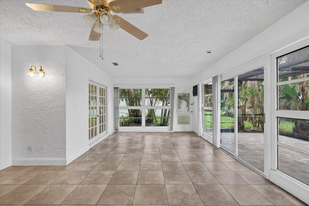 6404 SAGEWOOD Way