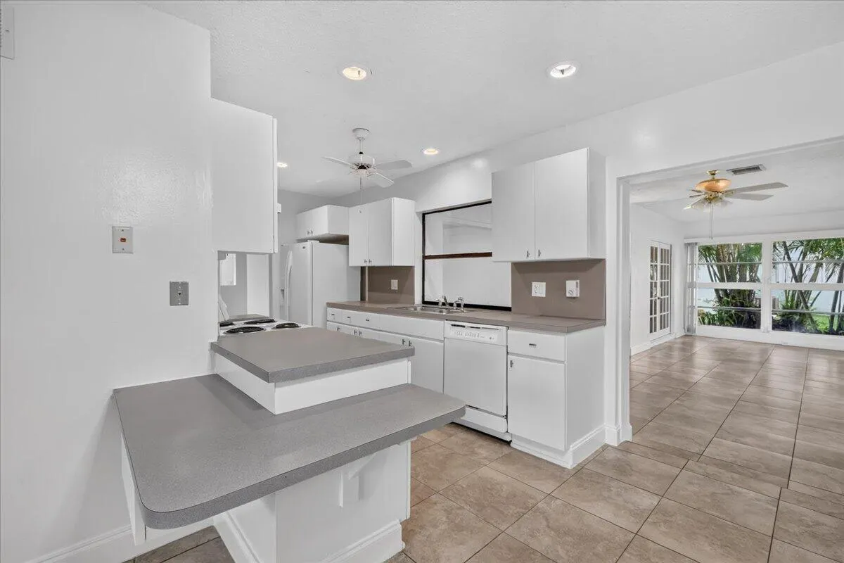 6404 SAGEWOOD Way