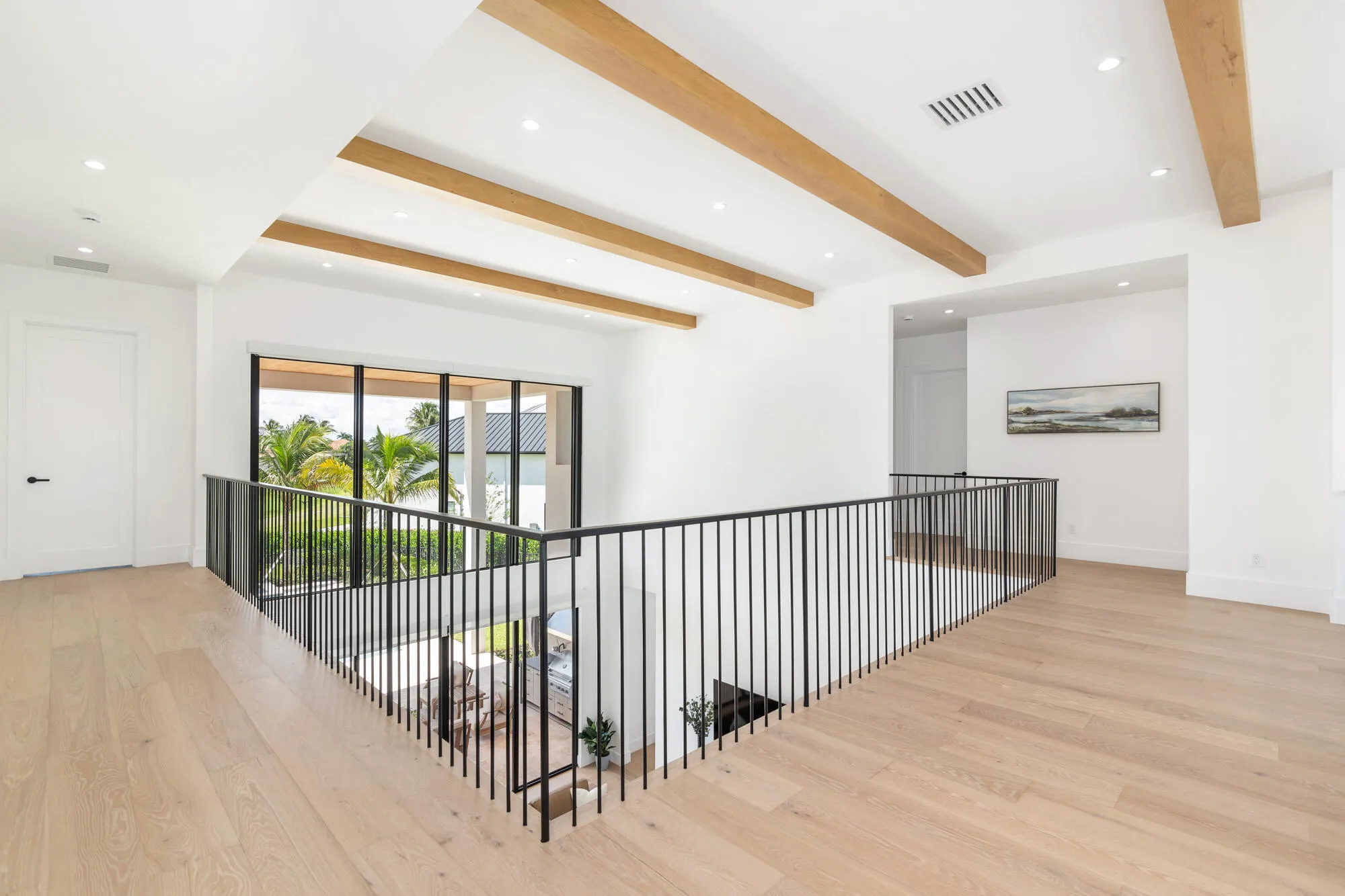 2220 GREENBRIAR Boulevard