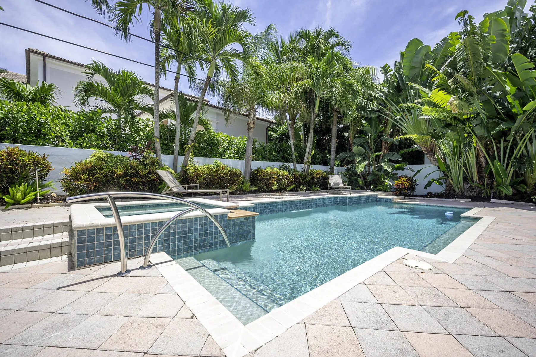 1003 Seagate Drive