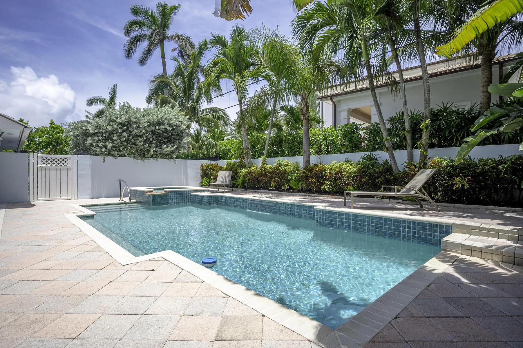 1003 Seagate Drive