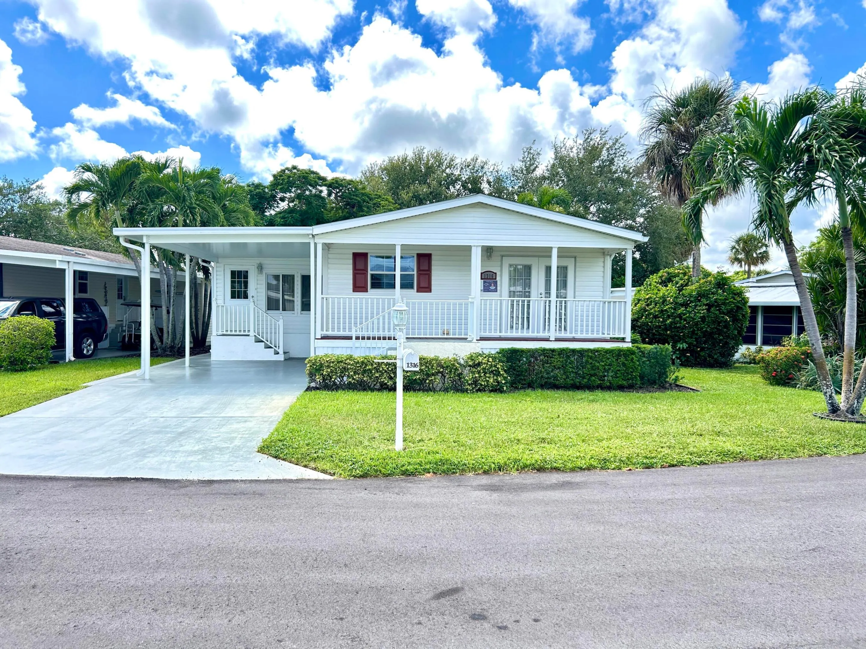 1316 W BOUGAINVILLEA Drive