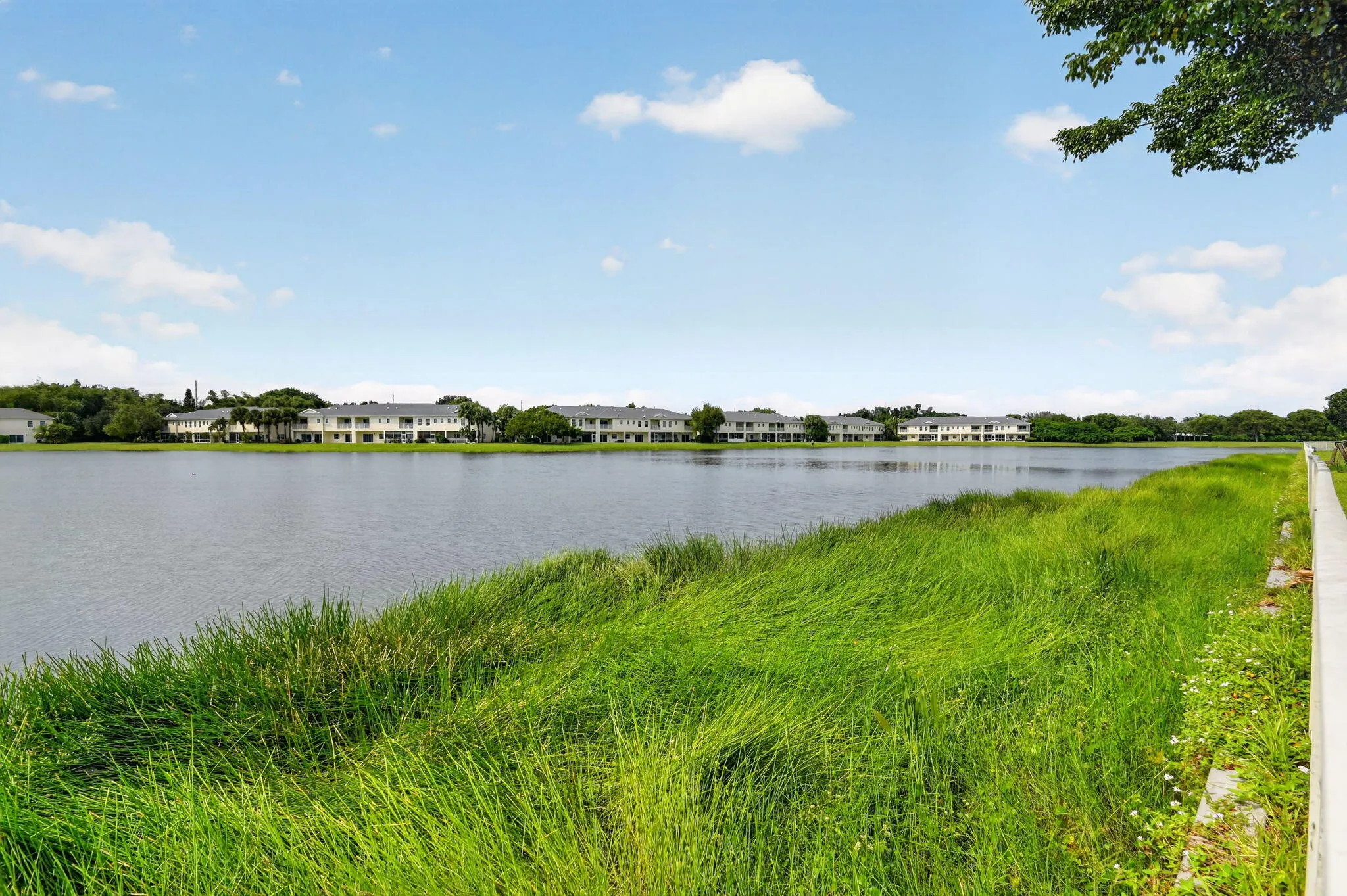 4102 Emerald Vista #4102