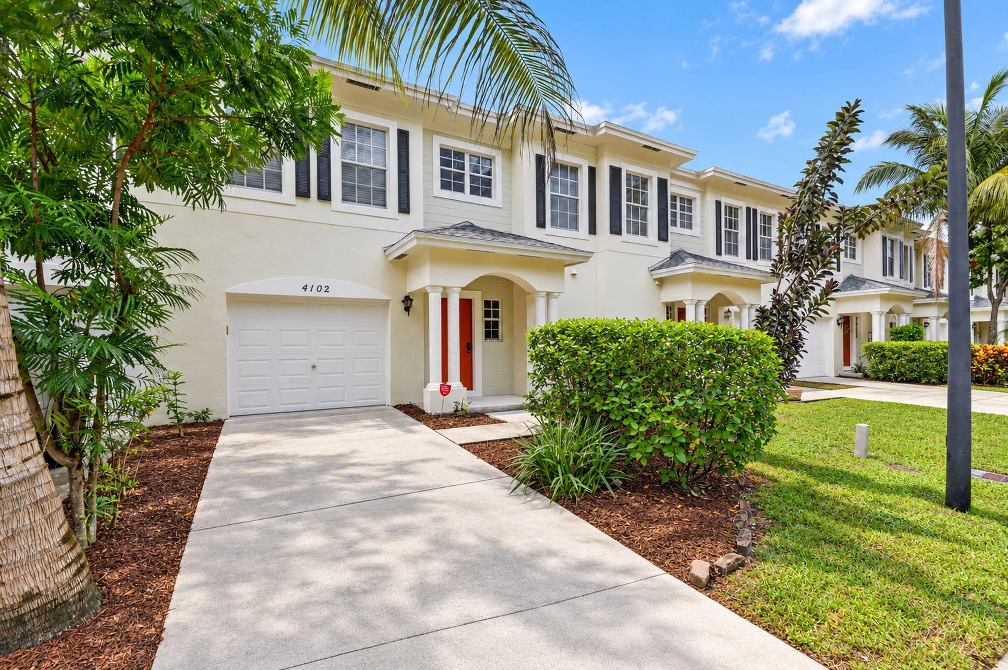 4102 Emerald Vista #4102