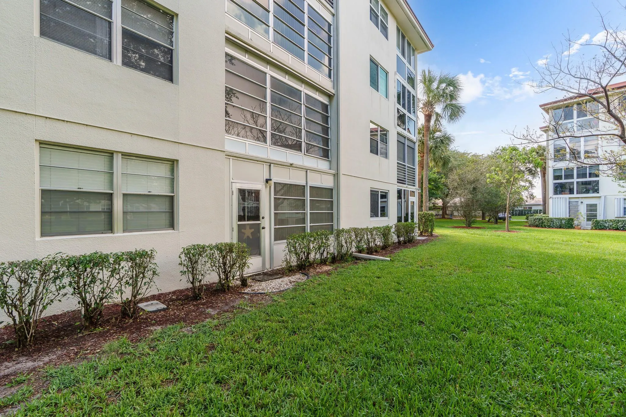 1503 CAYMAN Way #B1