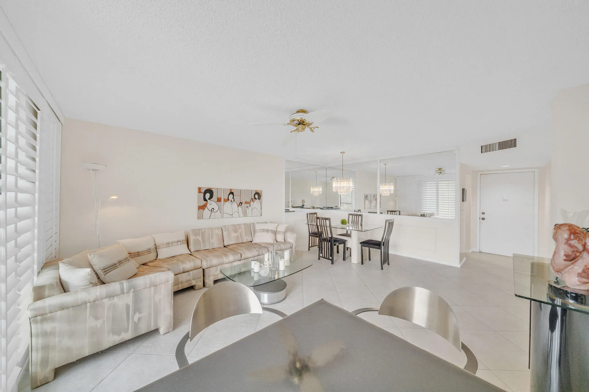 5280 LAS VERDES Circle #320