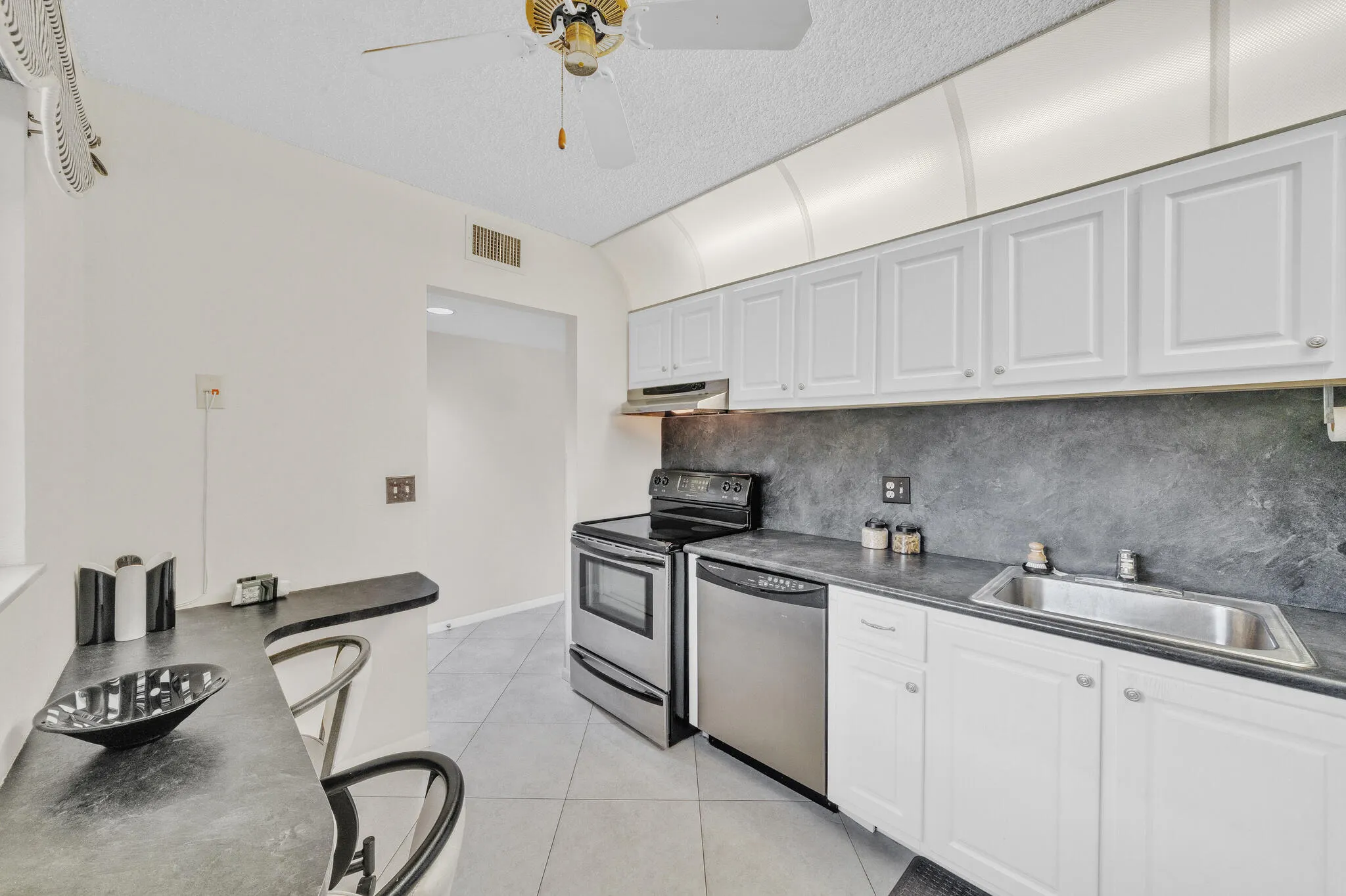 5280 LAS VERDES Circle #320