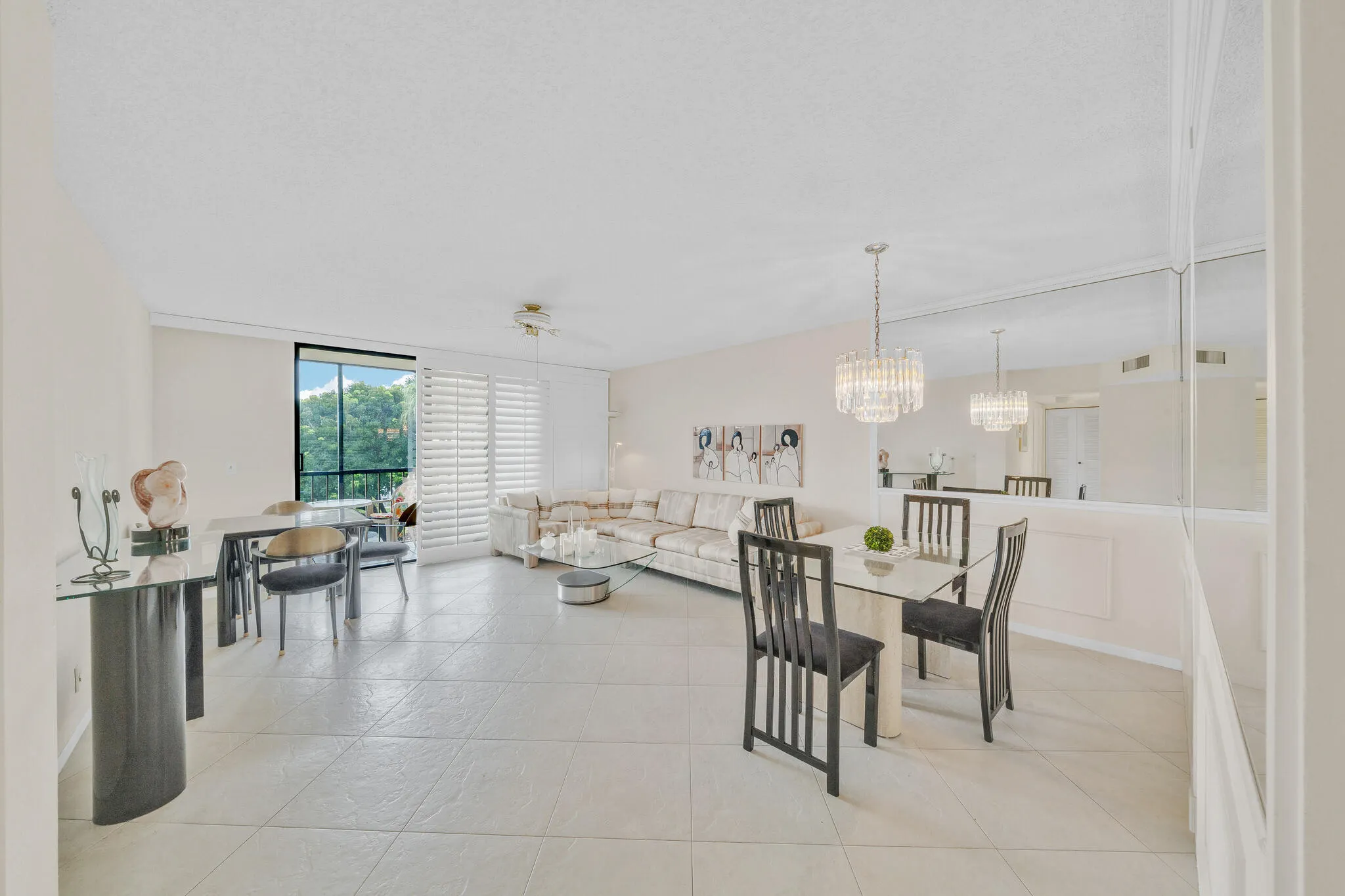 5280 LAS VERDES Circle #320