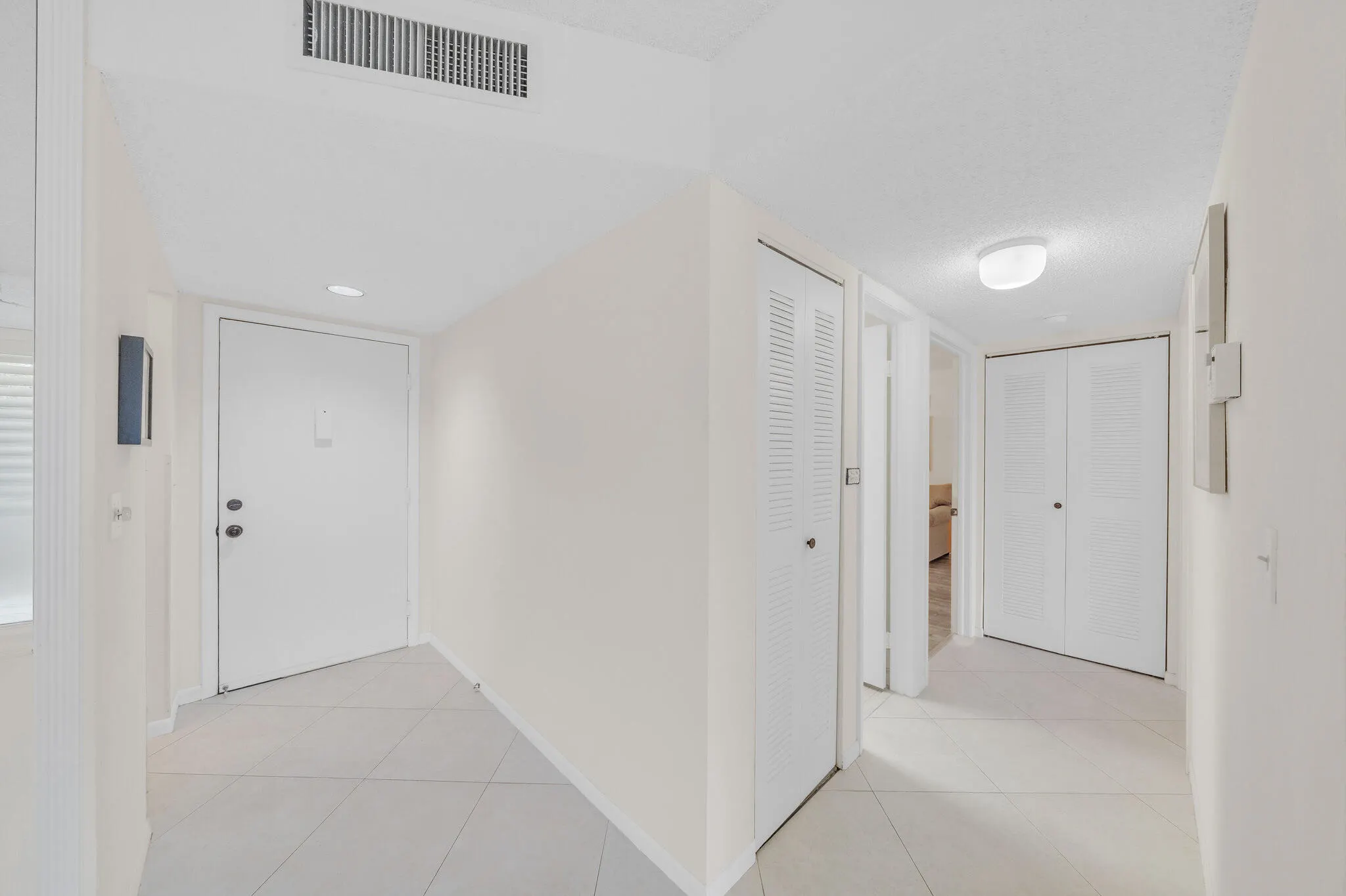 5280 LAS VERDES Circle #320