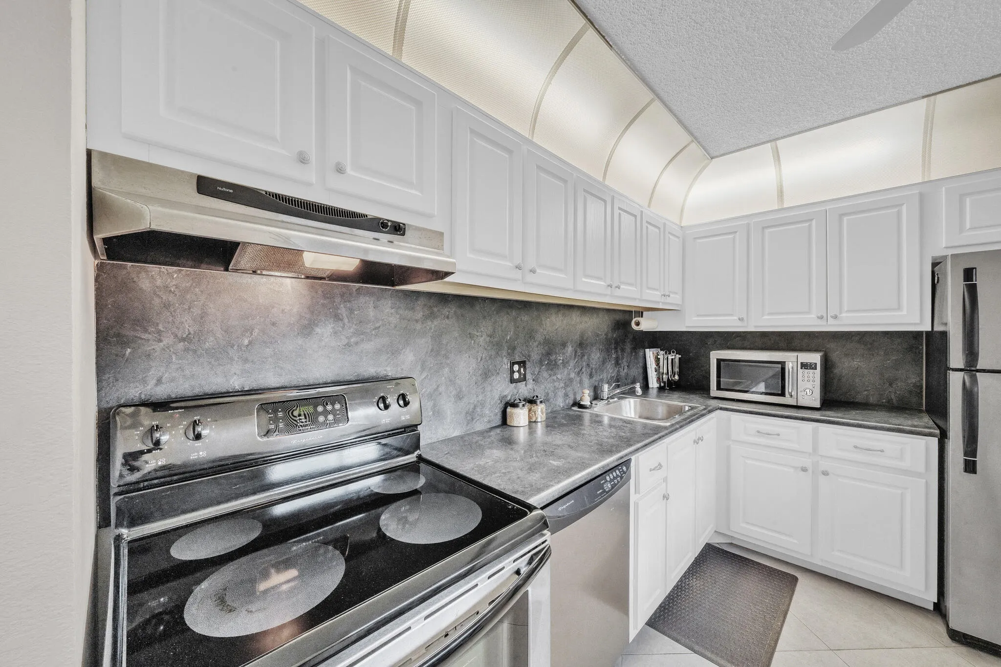 5280 LAS VERDES Circle #320