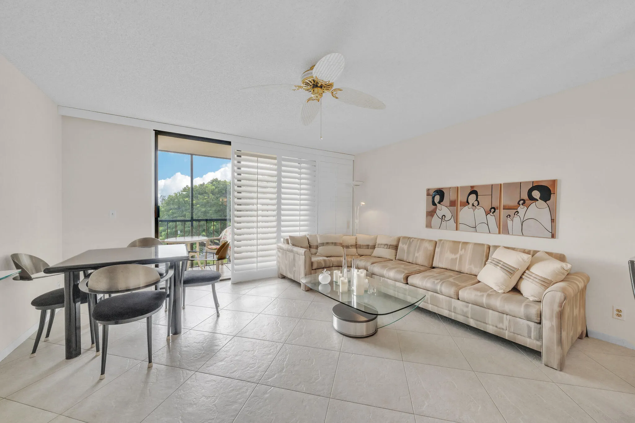 5280 LAS VERDES Circle #320