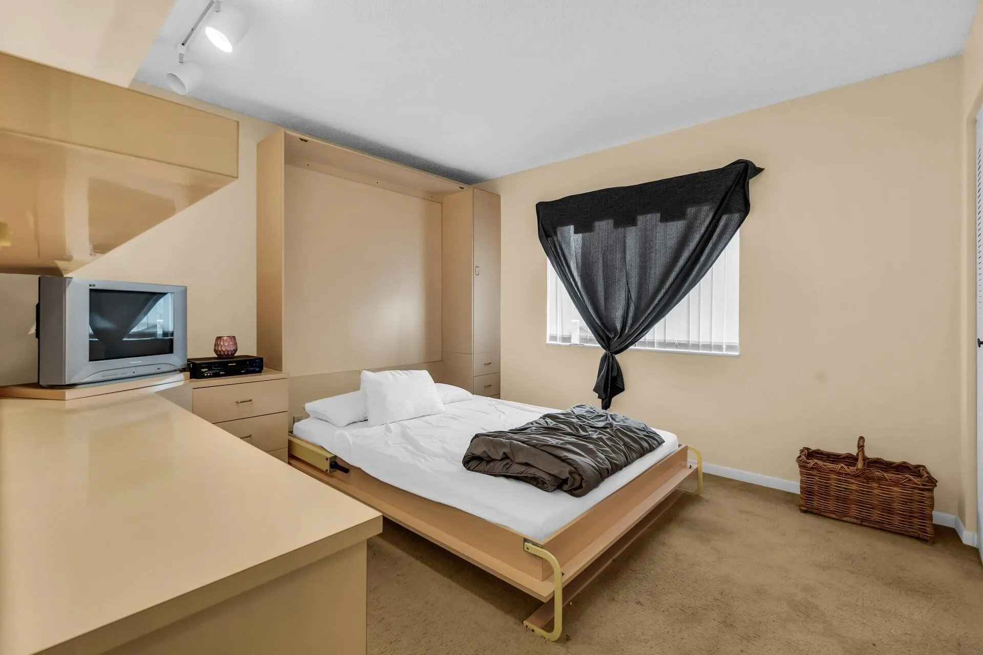 14307 BEDFORD Drive #306