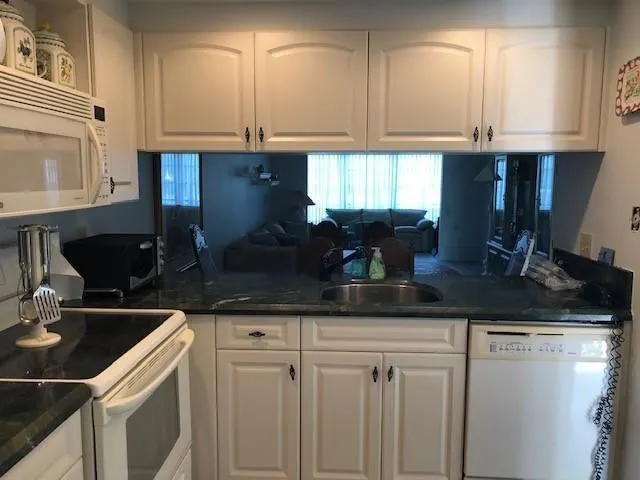 2709 Nassau Bend #B1