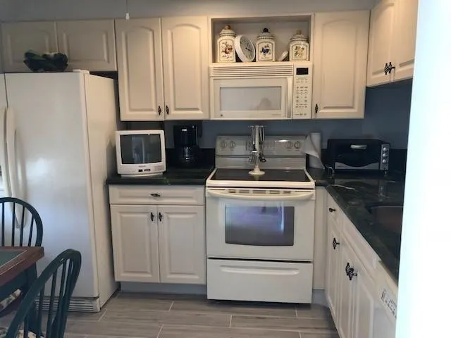 2709 Nassau Bend #B1