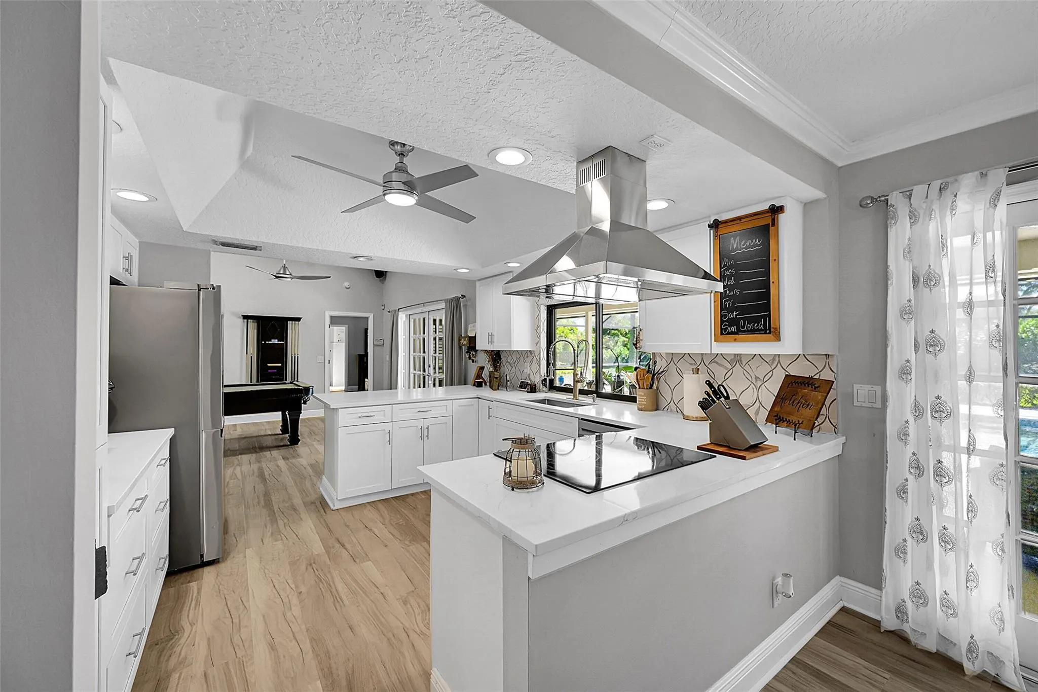 8606 ARROWHEAD Drive
