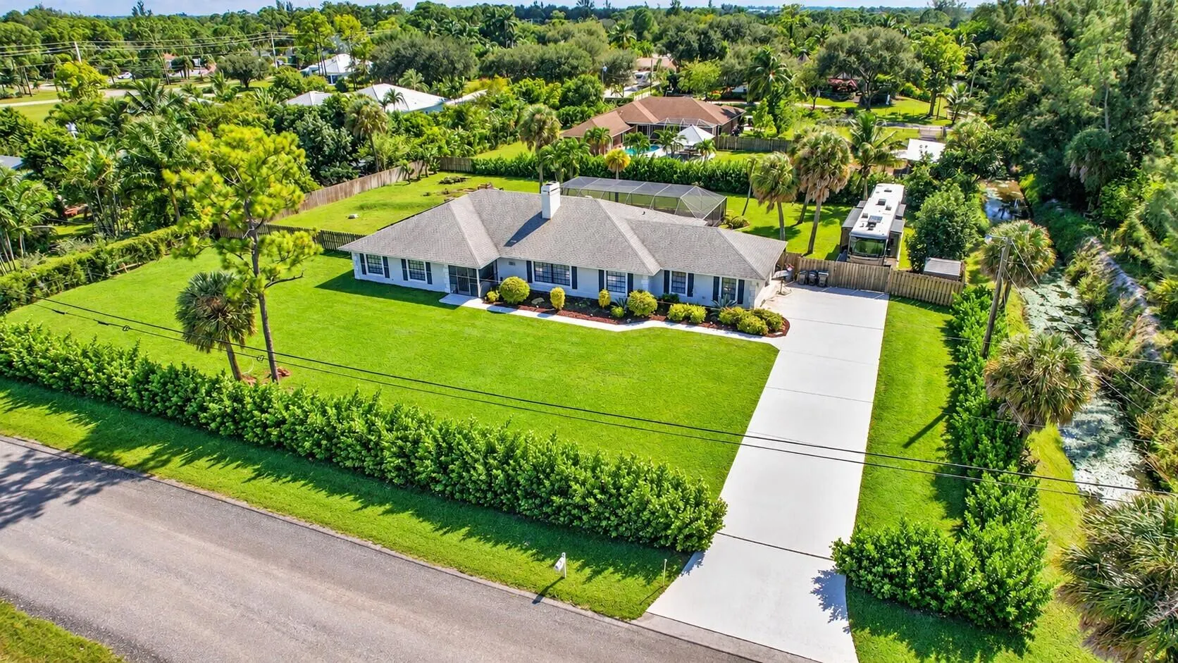 8606 ARROWHEAD Drive