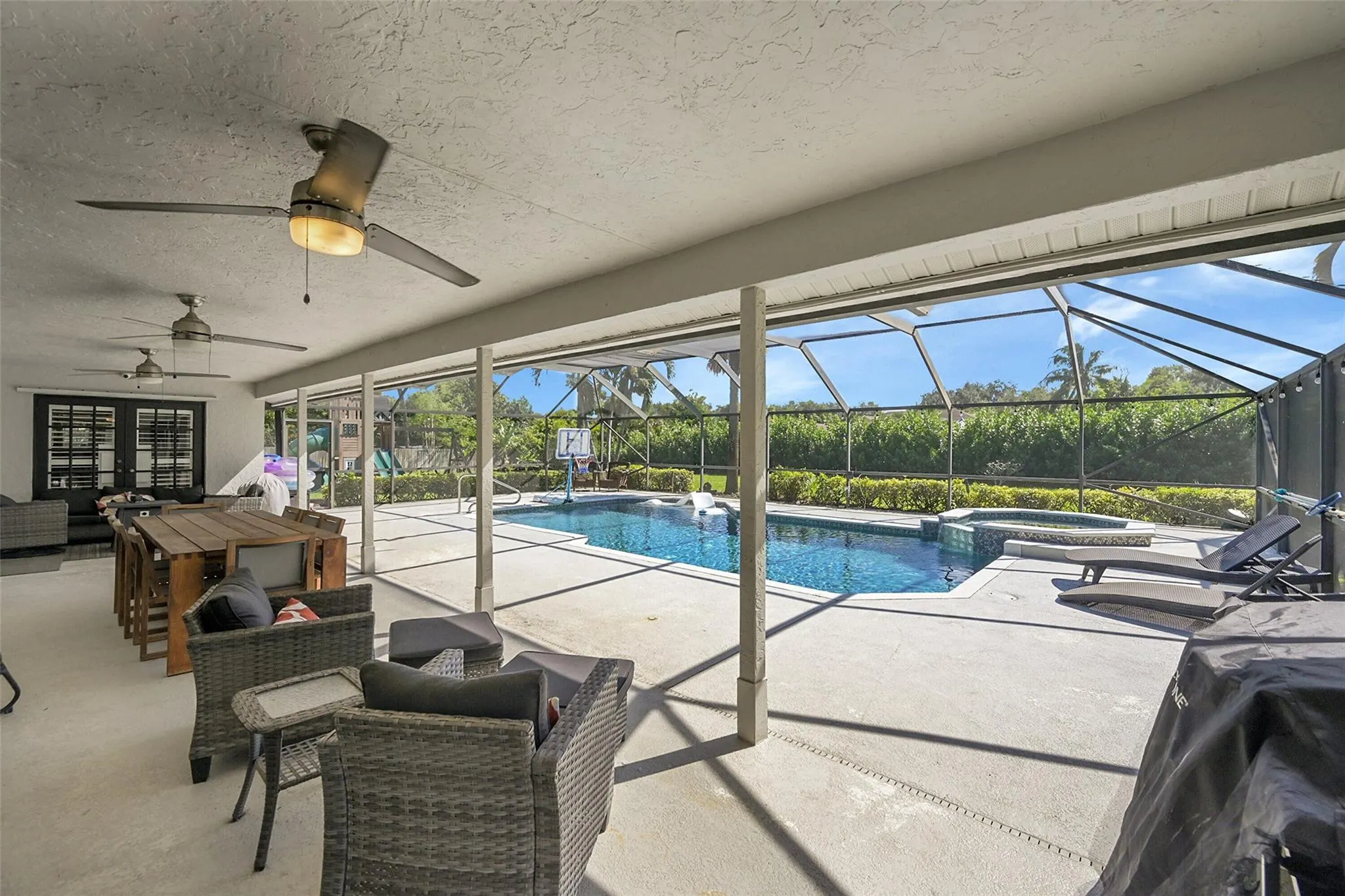 8606 ARROWHEAD Drive